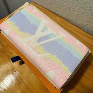 Louis Vuitton Escale Wallet